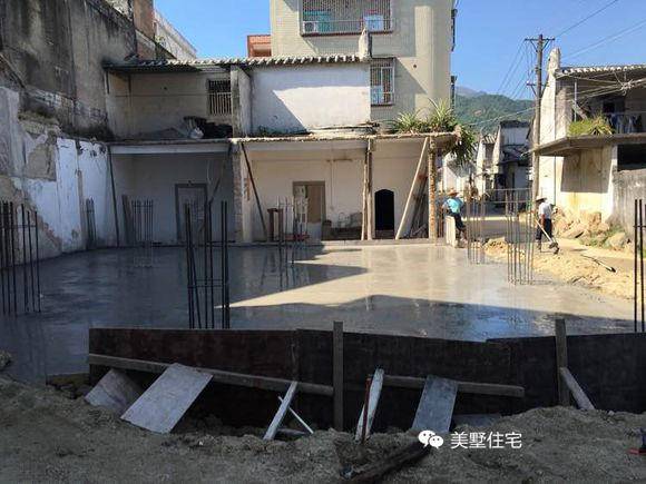 农村三层自建房旧房改造全过程,农村旧房翻修屋顶造别墅