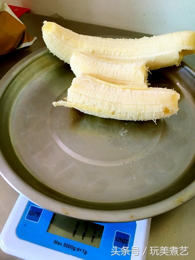 入口苦涩而后回甘,入口香甜唇齿留香