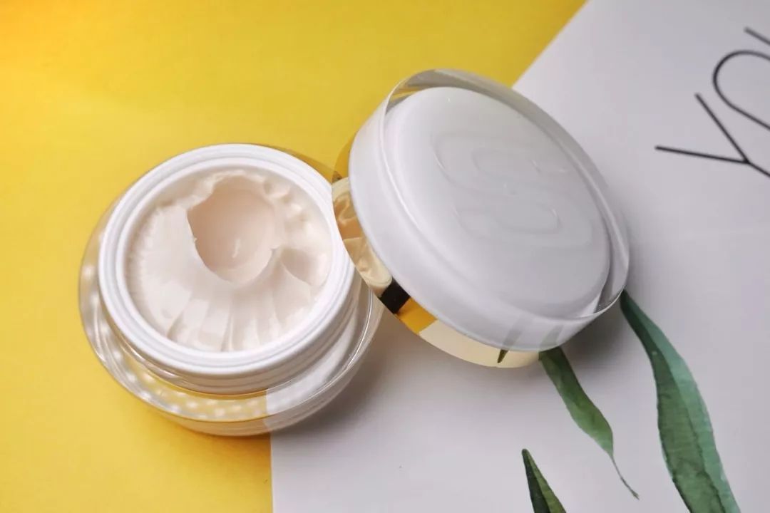 比眼霜管用的眼部保养手法,让眼睛不老的秘密眼霜