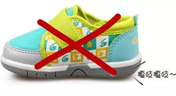 宝宝穿什么鞋好关系到足部发育,穿什么鞋适合儿童脚部发育