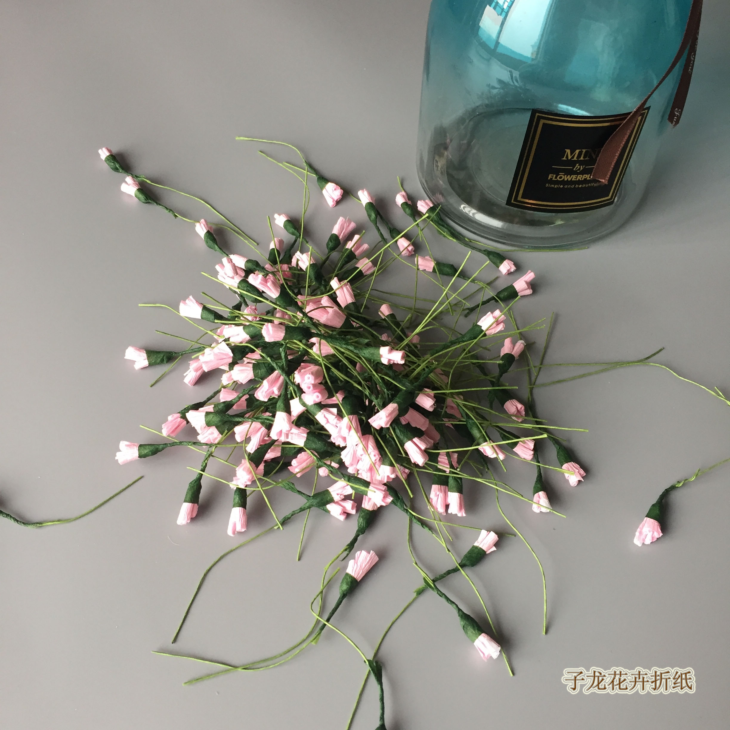 折纸花束教程简单,勿忘我皱纹纸花朵做法大全