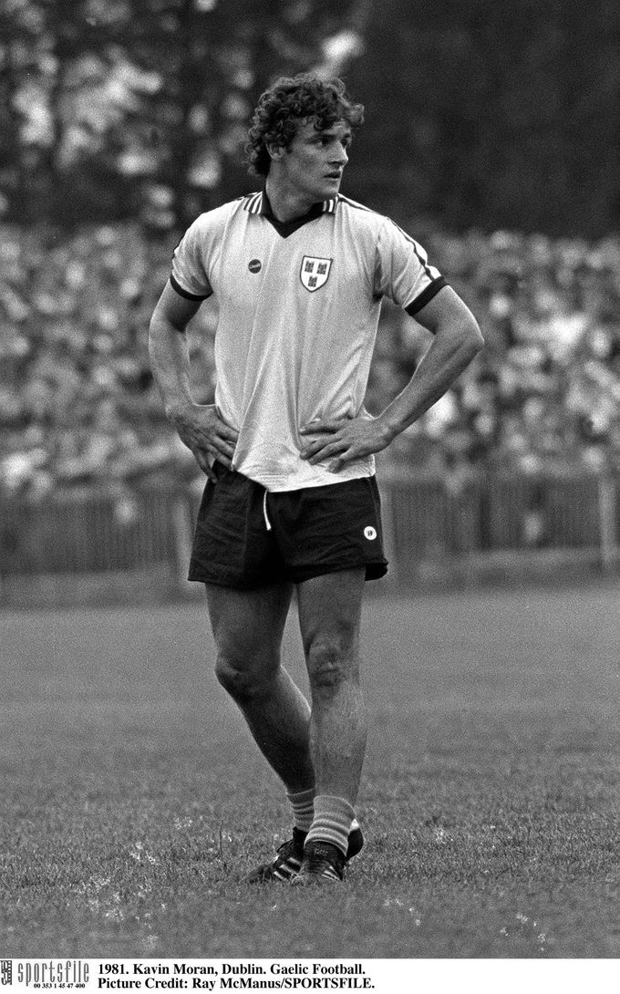 足球运动中的两翼齐飞,足球运动员转行解说