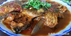草鱼的家常做法炖鱼不放辣不放酒,郫县豆瓣酱炖鱼家常做法
