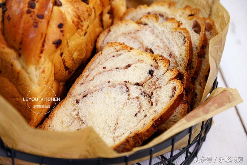 在家也可以轻松做蓬松暄软的面包,买回来的面包怎么做简单好吃