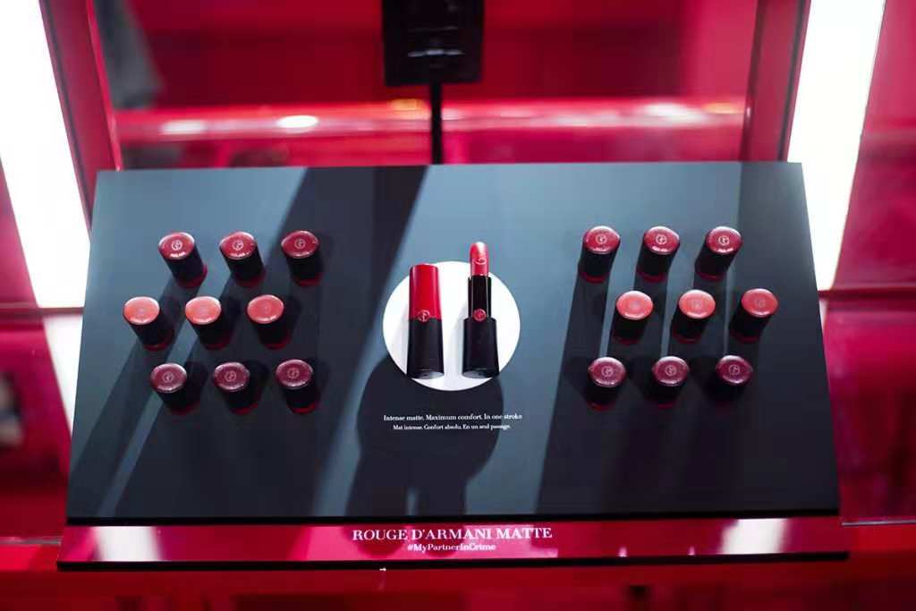 新加坡小姐姐们的福利来了！阿玛尼美妆快闪店空降新加坡！