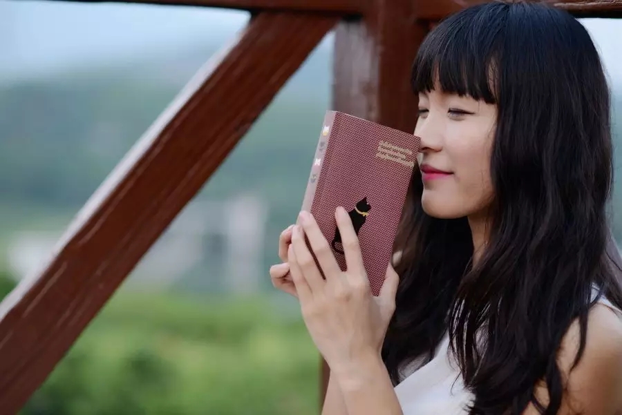 认识没多久的女生问你借钱,如果喜欢的女生问你借钱