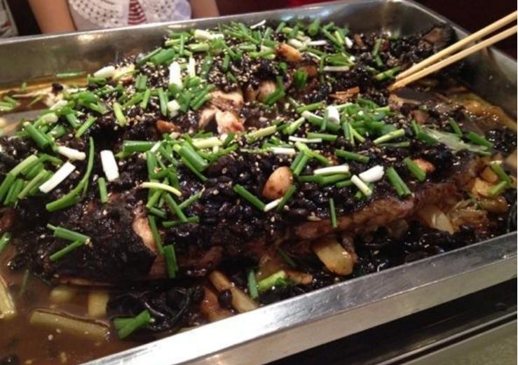 秘制烤鱼真材实料才能做出好味道,味道鲜美的烤鱼怎么做好吃