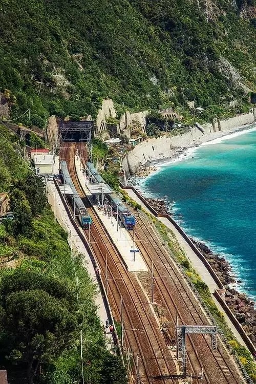 意大利五渔村风景微信头像,意大利五渔村海边小镇图片