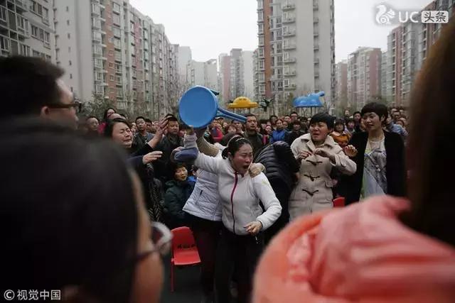 幼师打孩子被家长打,幼师打孩子被家长暴揍后续