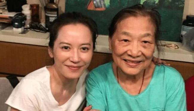 那些一刀切削骨的明星还好吗？后遗症一大堆，小方脸成最大赢家