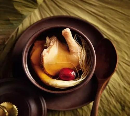 鸽子身上有飞翔感觉,鸽子很有灵性