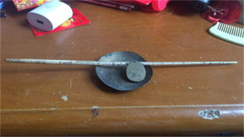 斧头砍不动树木,斧头砍不动