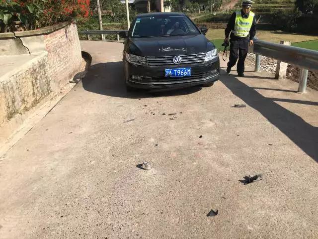 江津两车相撞,江津区发生一起三车相撞事故