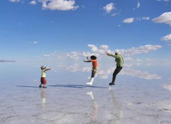 他叫辛巴，不是狮子王，8岁穿越12国：最好的教育，永远在路上