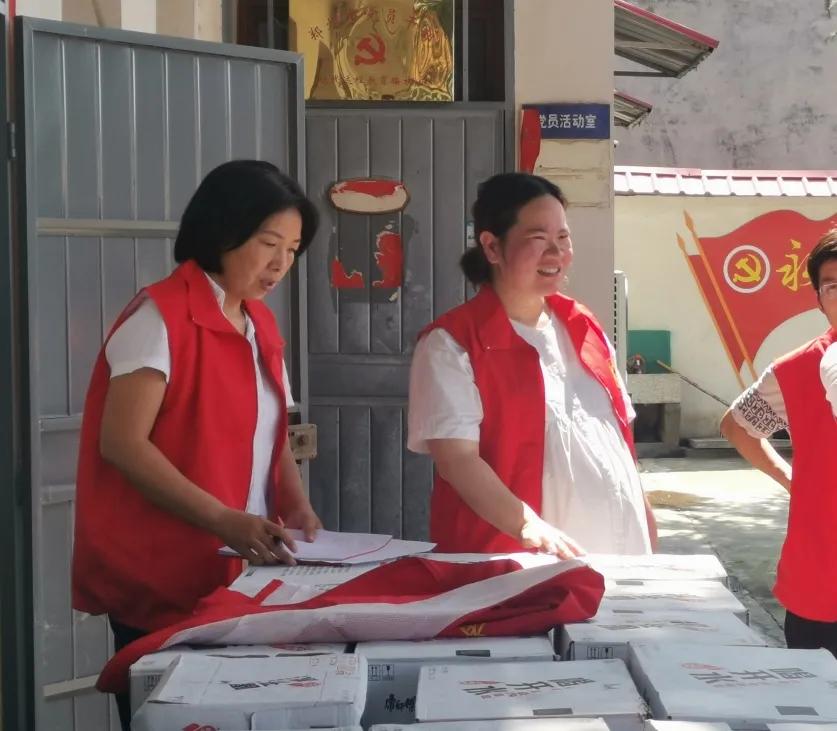 志愿服务奉献巾帼力量 (巾帼志愿服务汇聚暖心力量)