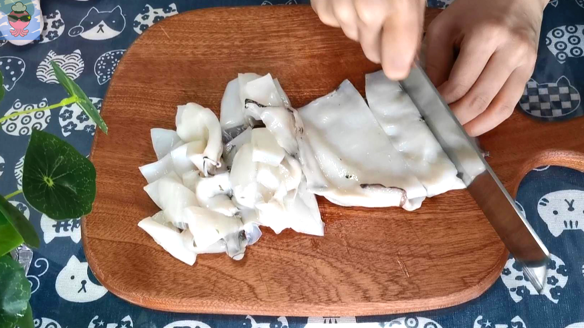 墨鱼饼拿什么鱼来做的,冷冻的墨鱼能做鱼饼