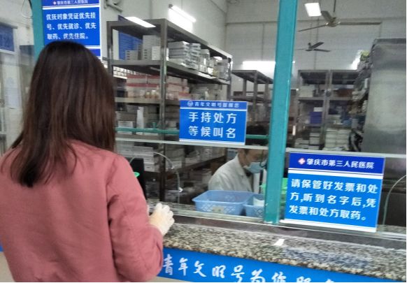 防疫战中的志愿者送菜,战疫党员志愿者在一线