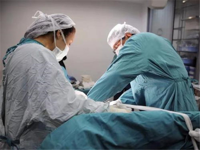 胆囊炎引起胃痛严重吗怎么治疗好,胆囊炎症状和胃病怎么区分