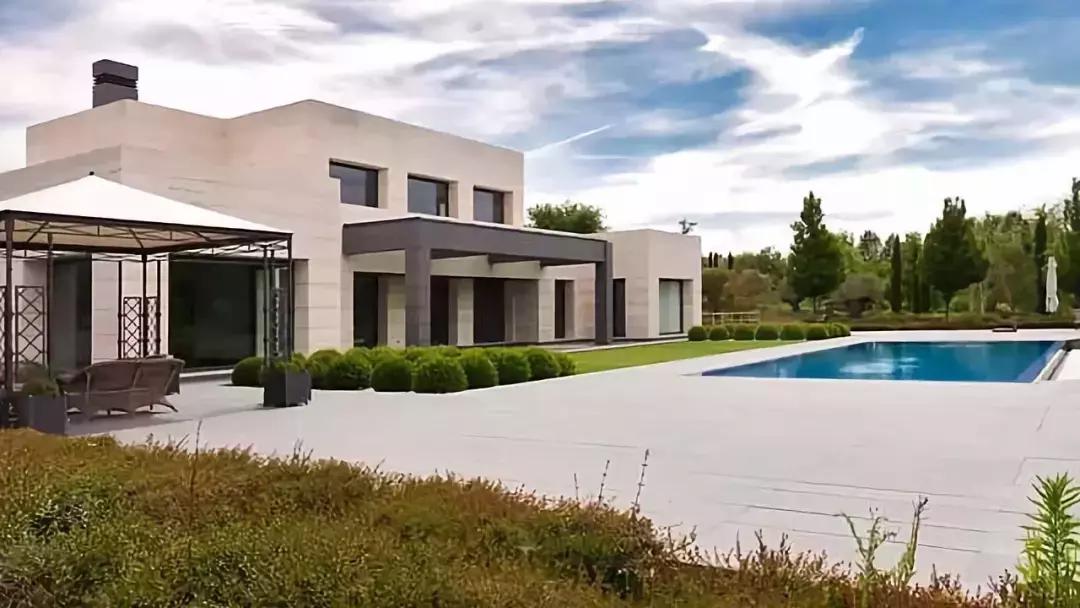 足球巨星c罗的别墅,梅西豪宅c罗豪宅