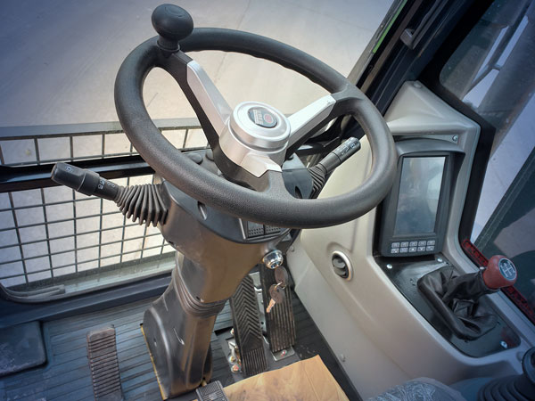 轮式挖掘机就是用来挣钱的