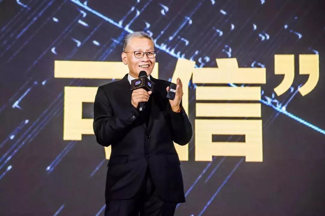 这届90后带娃,这届的90后带娃真难