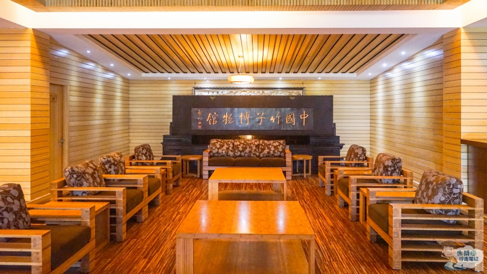 以竹而闻名天下素有中国竹乡之美誉还有一个竹类大观园