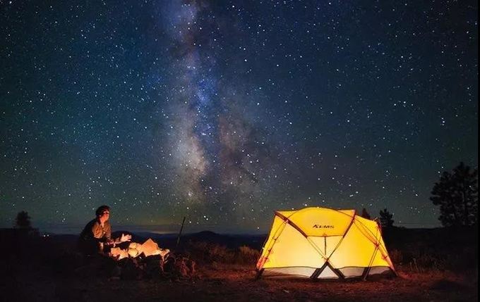 天凉好个秋出游,周末露营看日出云海