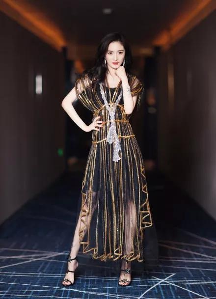 杨幂刘诗诗柳岩赵薇王菲,王菲杨幂高跟鞋