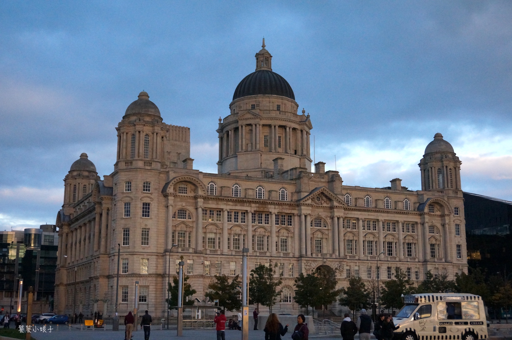 利物浦队徽上是什么鸟,利物浦队徽是什么鸟