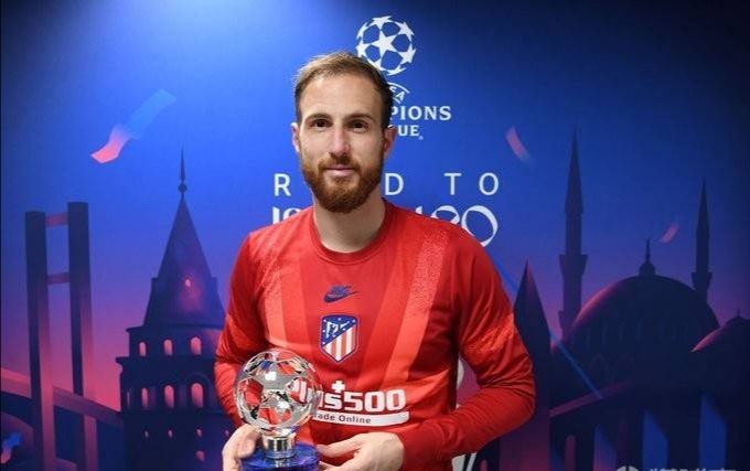 梅西除了踢右边锋还踢什么位置,现役的中场梅西