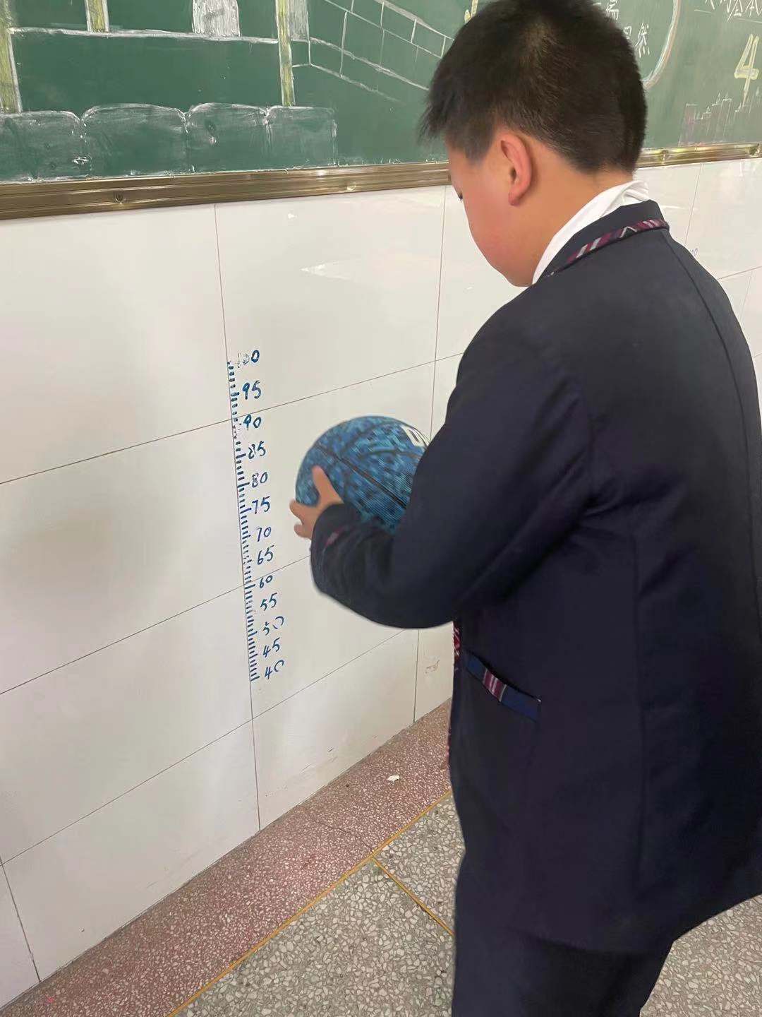 球的反弹高度为什么不一样,破坏球还能反弹吗