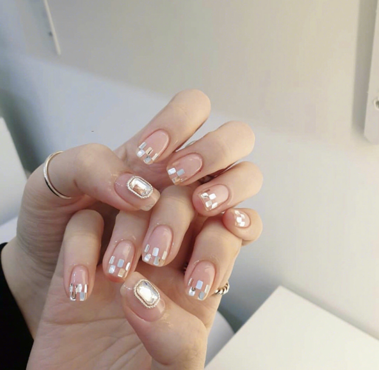 仙气十足的透明美甲,赶走夏日炎热怎能少得了它