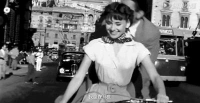 很多女人都不懂,男人这样做就表示不爱你了