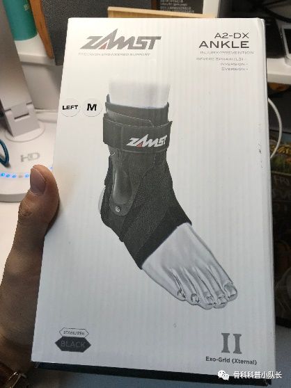 打篮球崴脚怎么处理热敷还是冷敷,崴脚超过48小时是热敷还是冷敷