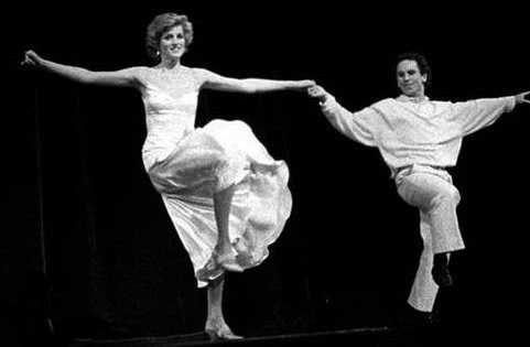 查尔斯提起戴安娜,查尔斯看到戴安娜跳芭蕾发怒