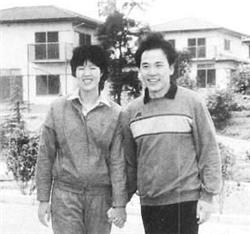 女排神话背后的艰难爱情：异地离婚、13年长跑、瘫痪相守、远嫁