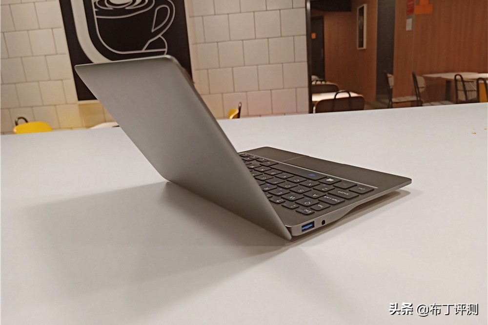 目前值得入手的办公笔记本电脑,小巧方便办公笔记本