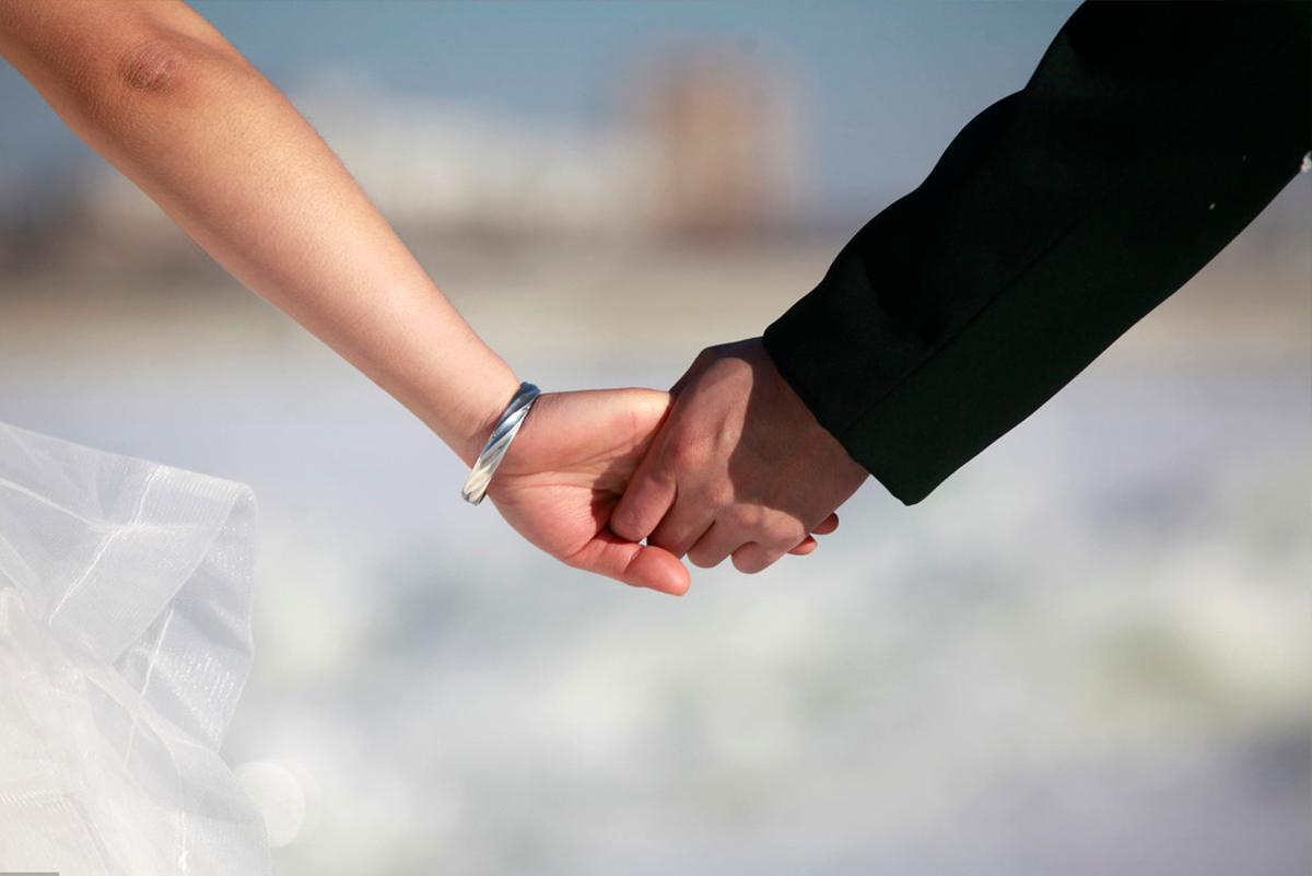 用陪伴温暖和治疗抑郁症患者