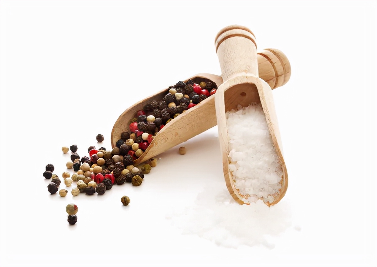 吃肉一盘，不如吃胡椒一勺！黑色补肾温脾，白色散寒健胃，不是芝麻