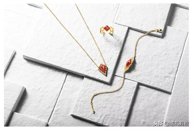 那些不够完美的普通女孩，是如何漂亮反击的？