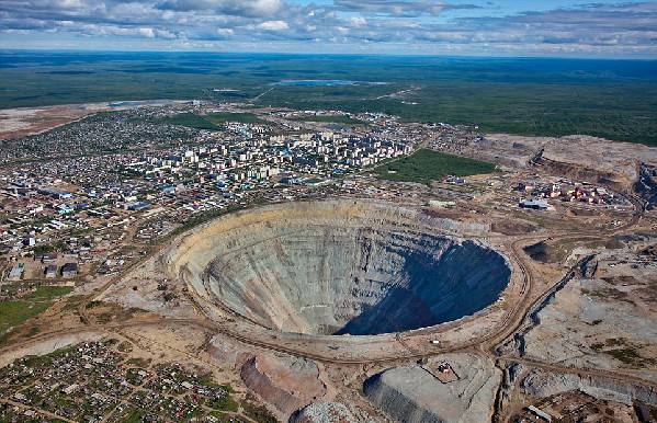 电影里的场景真的会出现在现实吗,原来电影里的场景是真实存在