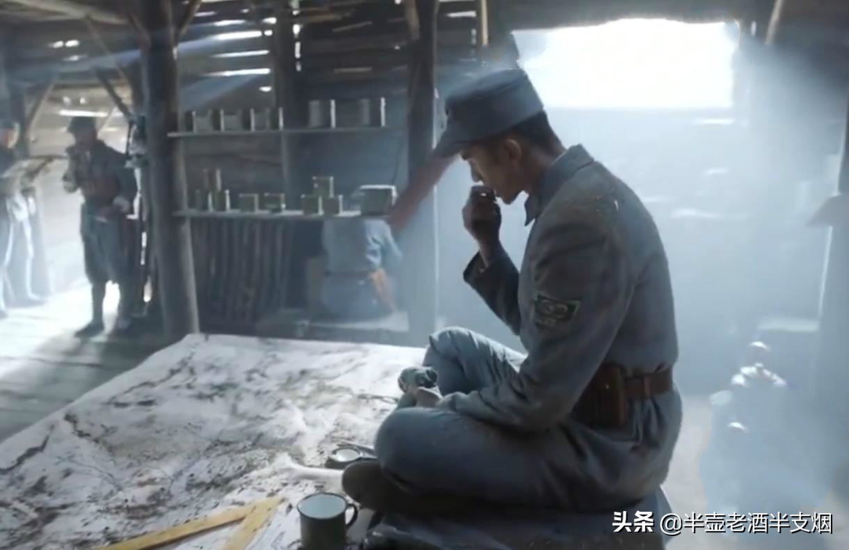 亮剑3的雷人之处：护士揣手机吃奶糖，王云山吃炒豆是跟谁学的？