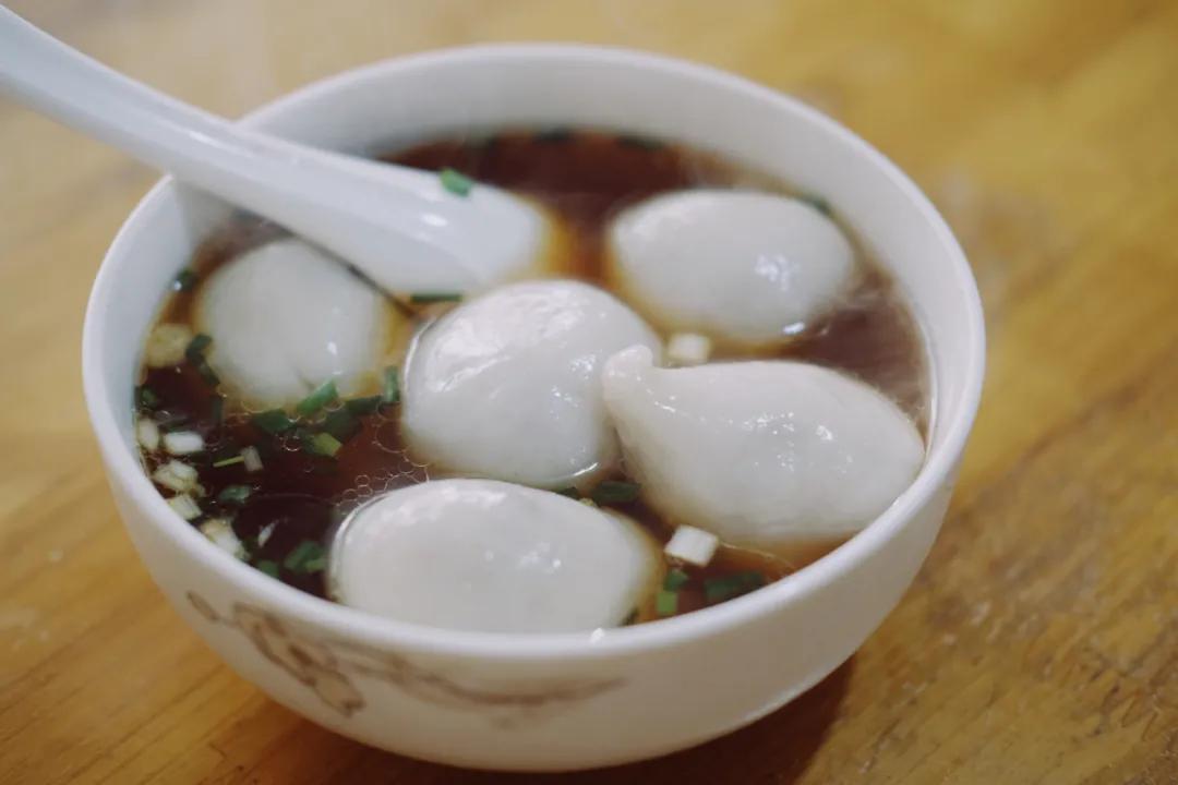 每顿人均20块，坐高铁来这座浙西小县城吃个过瘾