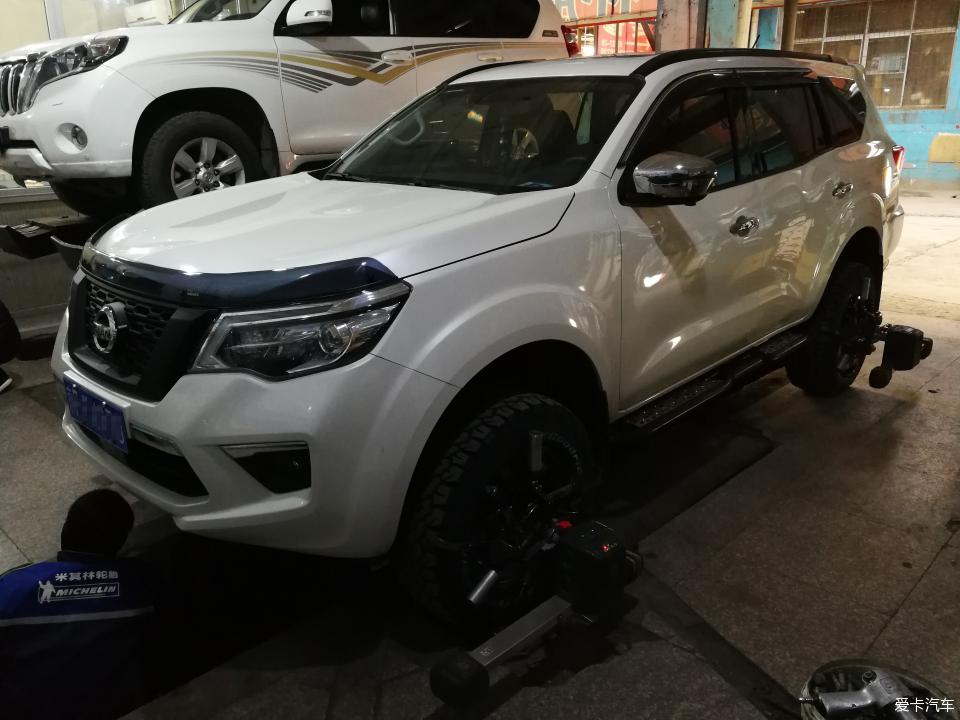 途达2021款2.5t柴油版越野视频,2021款途达四驱七座越野视频