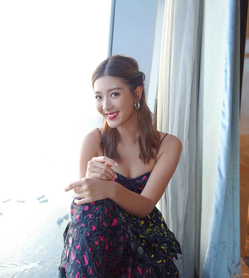 女明星脚踏两只船被揭穿,女星被爆脚踩七条船