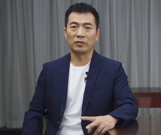 国足对阿曼黄健翔在哪里直播,黄健翔国足赢一场球