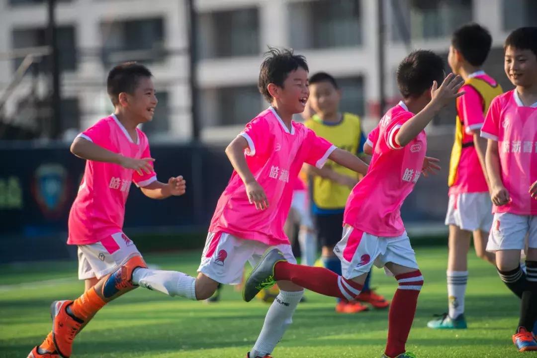 DreamBigger丨一家死磕足球的梦想制造局