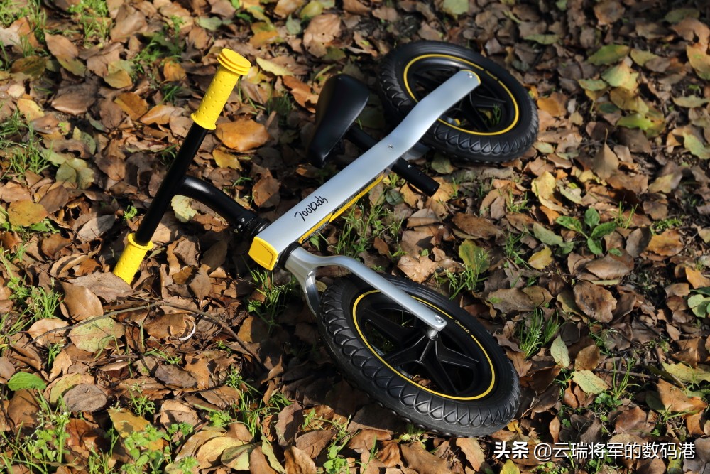 儿童1-3岁滑步车测评,宝宝平衡滑步车训练