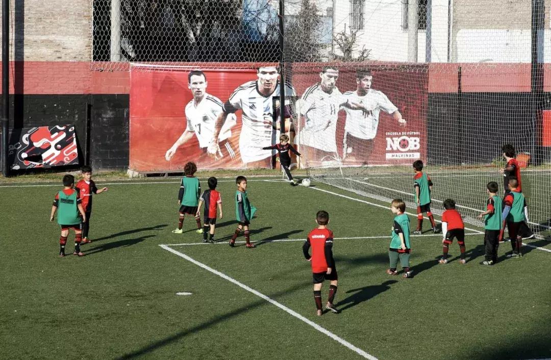 梅西和波利塔诺,梅西在罗萨里奥的地位