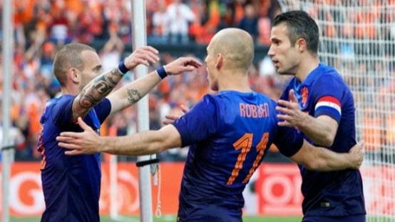 荷兰三叉戟罗本,荷兰足球橙色风暴